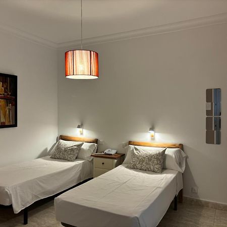 Hostal Barrera Madrid Exteriér fotografie
