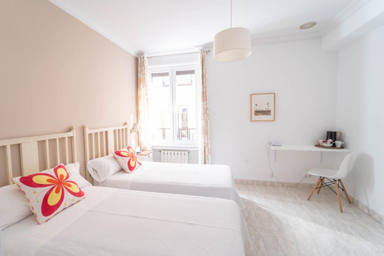 Hostal Barrera Madrid Exteriér fotografie